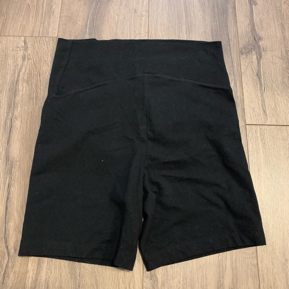 Maternity biker shorts - Picture 2 of 4